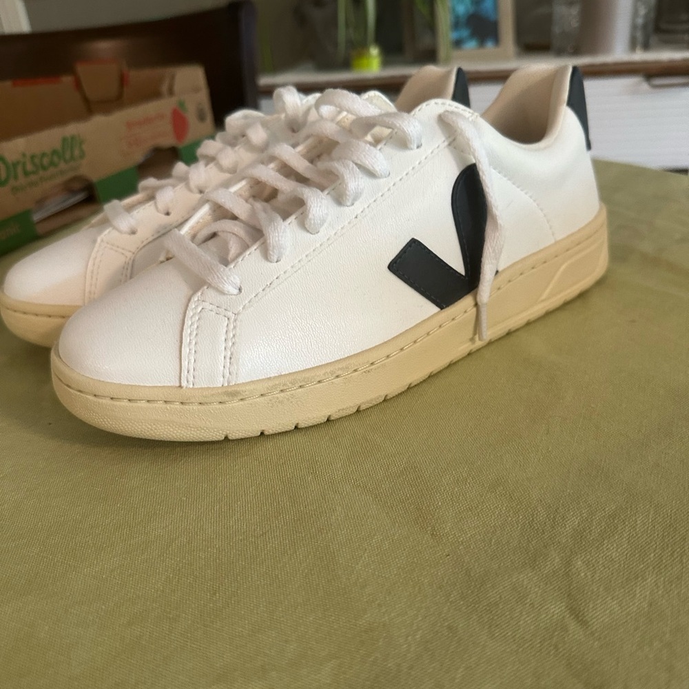 Veja Urca NWOB, size 8